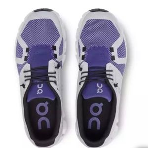 On Cloud 5 women’s sneakers, size 7.5 white & purple